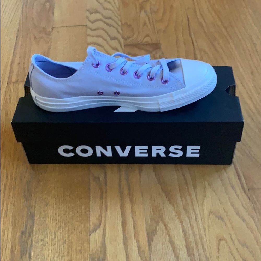 NIB Light Purple Low Top Converse